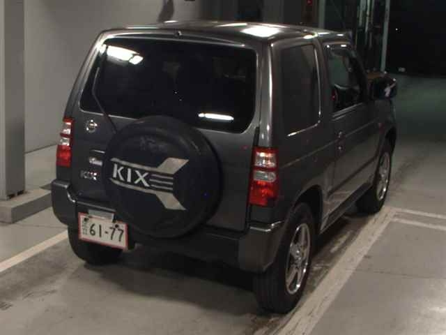 NISSAN KIX 2009