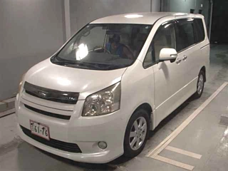 TOYOTA NOAH 2008