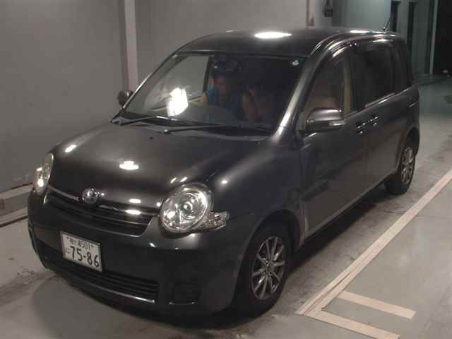 TOYOTA SIENTA 2013