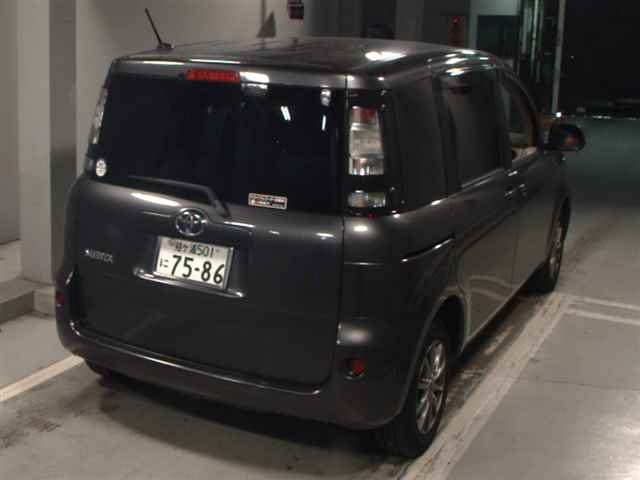 TOYOTA SIENTA 2013
