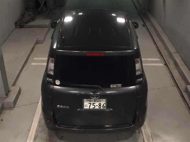 TOYOTA SIENTA 2013