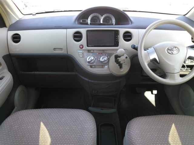 TOYOTA SIENTA 2013