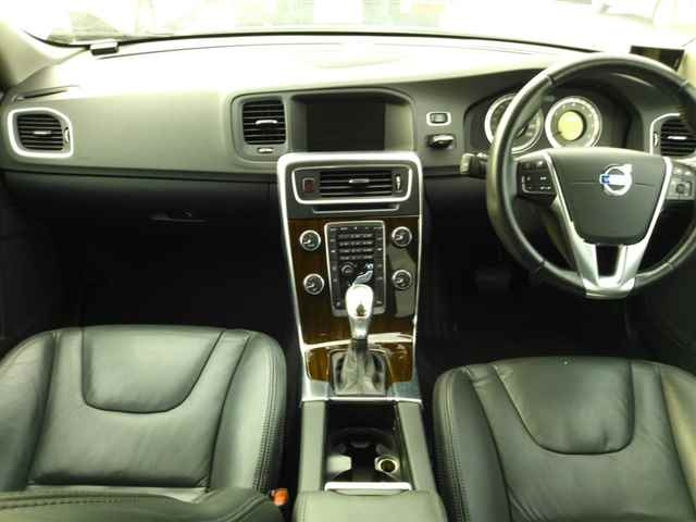 VOLVO V60 2012