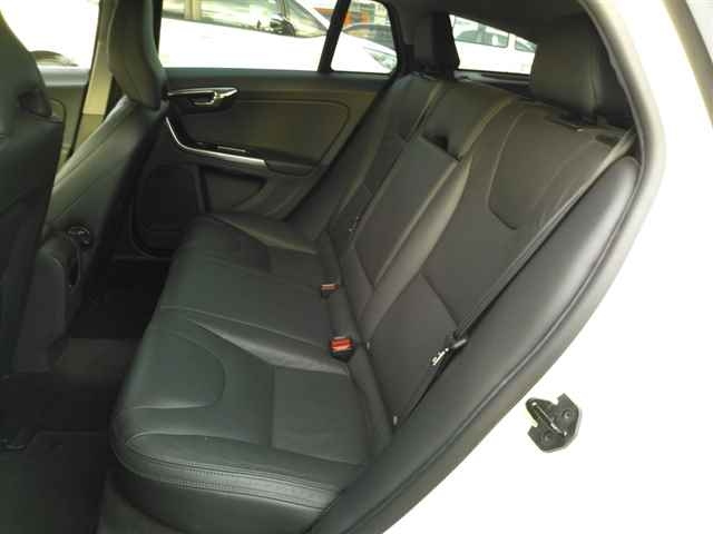 VOLVO V60 2012