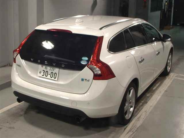 VOLVO V60 2012