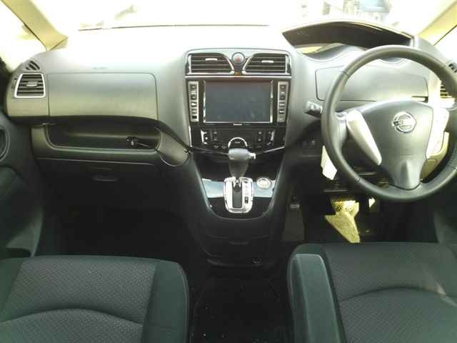 NISSAN SERENA 2012