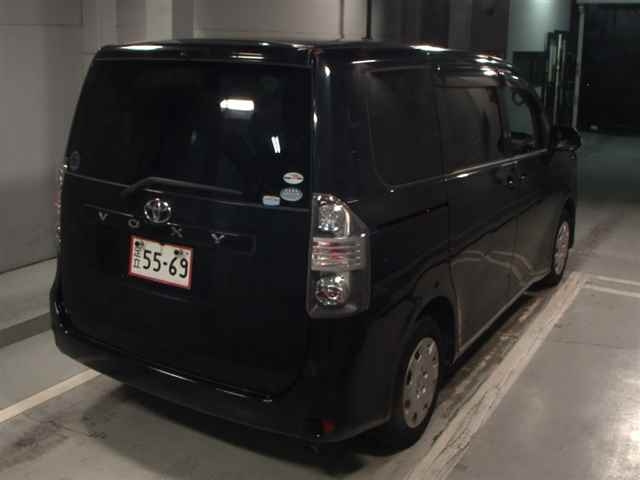 TOYOTA VOXY 2009
