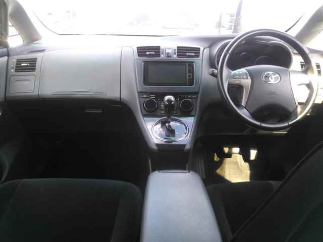 TOYOTA MARK X ZIO 2012