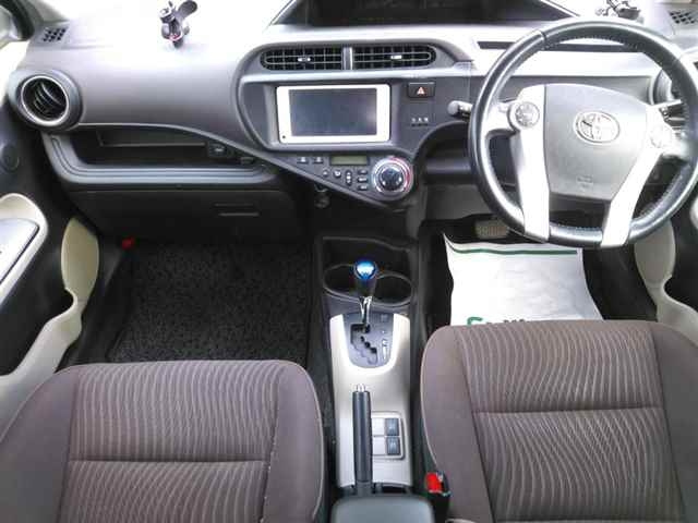 TOYOTA AQUA 2012