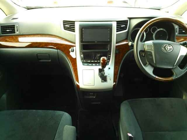 TOYOTA ALPHARD 2010