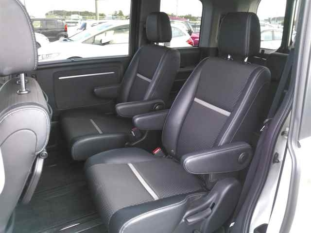 HONDA STEP WAGON 2016