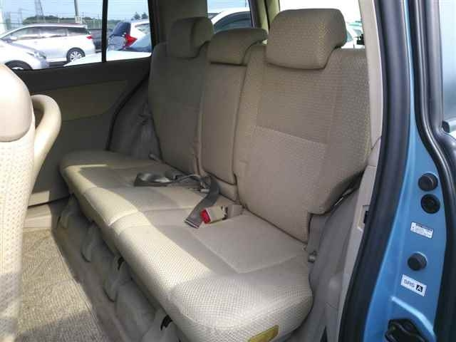 TOYOTA RAUM 2008
