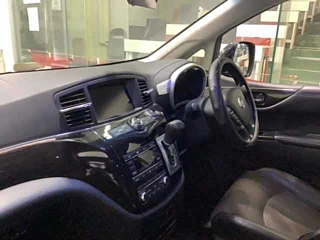 NISSAN ELGRAND 2010