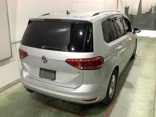 VOLKSWAGEN GOLF TOURAN 2016