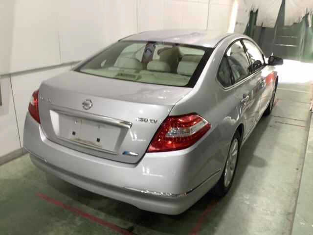 NISSAN TEANA 2010