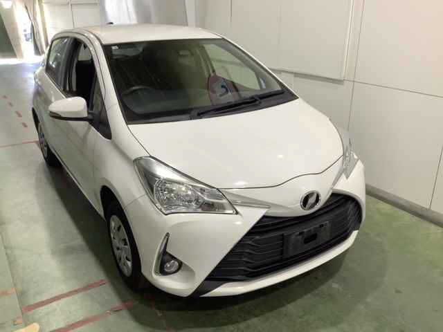 TOYOTA VITZ 2018