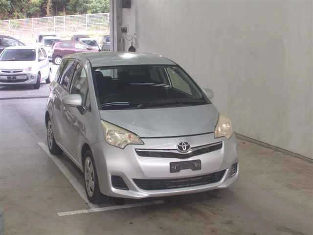 TOYOTA RACTIS 2013