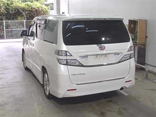 TOYOTA VELLFIRE 2010