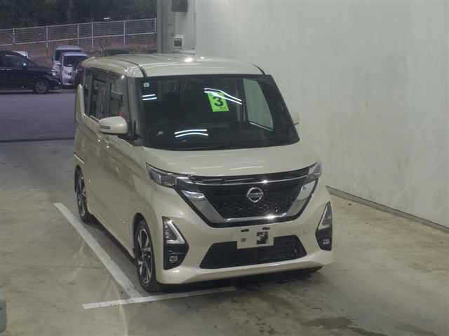 NISSAN ROOX 2021
