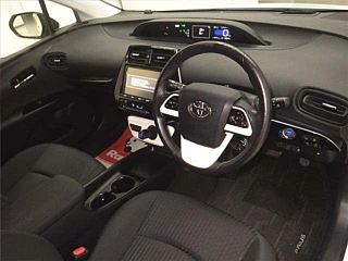 TOYOTA PRIUS 2016