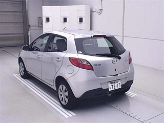 MAZDA DEMIO 2010