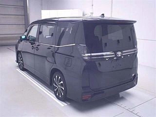 TOYOTA VOXY 2022