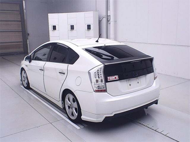 TOYOTA PRIUS 2011
