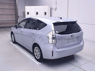 TOYOTA PRIUS ALPHA 2012