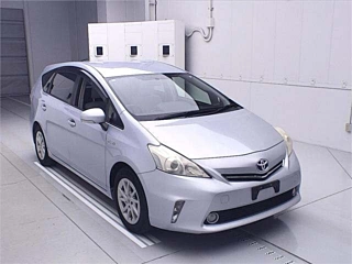 TOYOTA PRIUS ALPHA 2012
