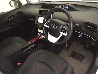TOYOTA PRIUS 2018