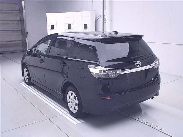 TOYOTA WISH 2013