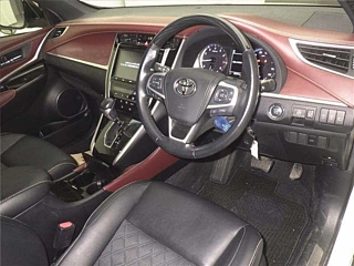 TOYOTA HARRIER 2017