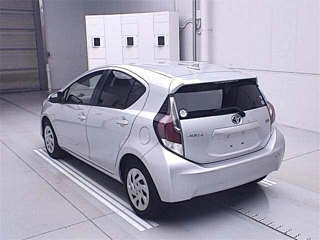 TOYOTA AQUA 2016