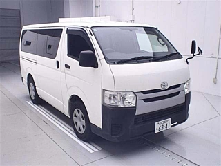 TOYOTA HIACE VAN 2015