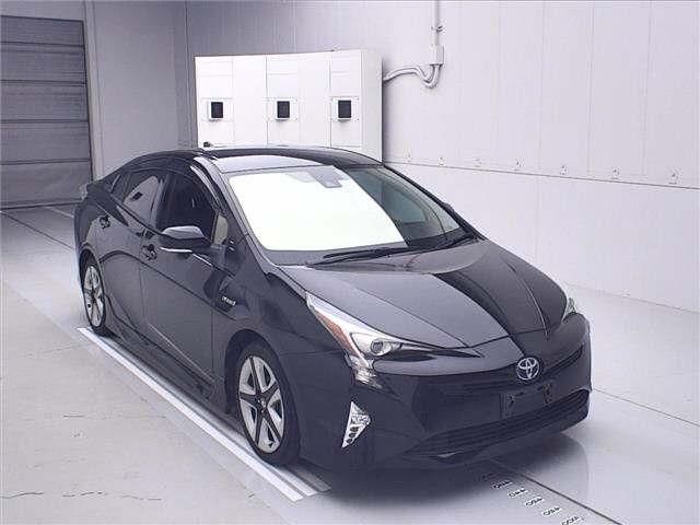 TOYOTA PRIUS 2016