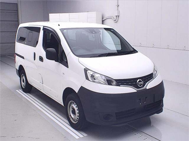 NISSAN NV200 2020