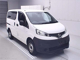 NISSAN NV200 2020