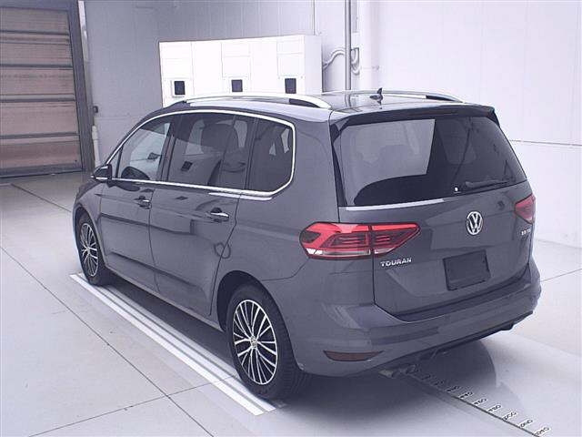 VOLKSWAGEN GOLF TOURAN 2018