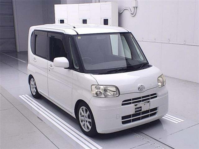DAIHATSU TANTO 2010