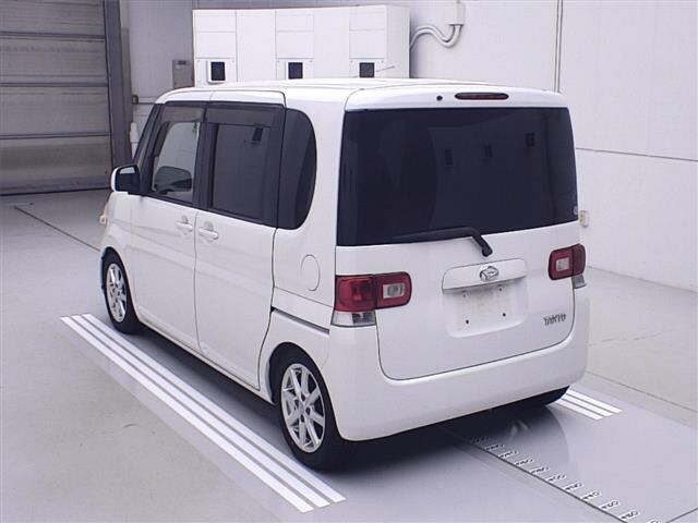 DAIHATSU TANTO 2010