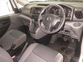 NISSAN NV200 2020