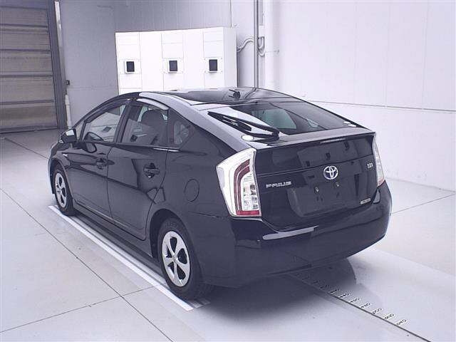TOYOTA PRIUS 2015