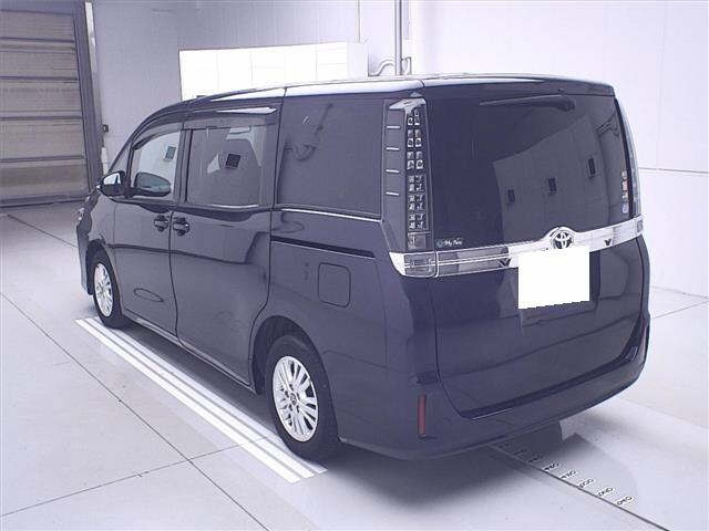 TOYOTA VOXY 2015
