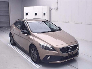 VOLVO V40 2015