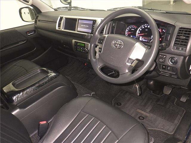 TOYOTA HIACE 2020