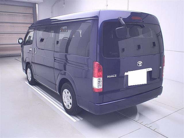 TOYOTA HIACE 2020