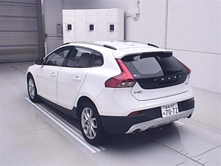 VOLVO V40 2018