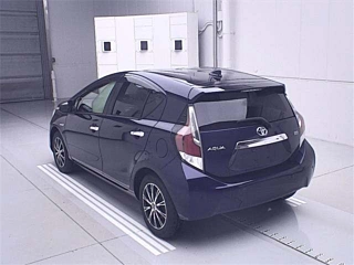 TOYOTA AQUA 2017