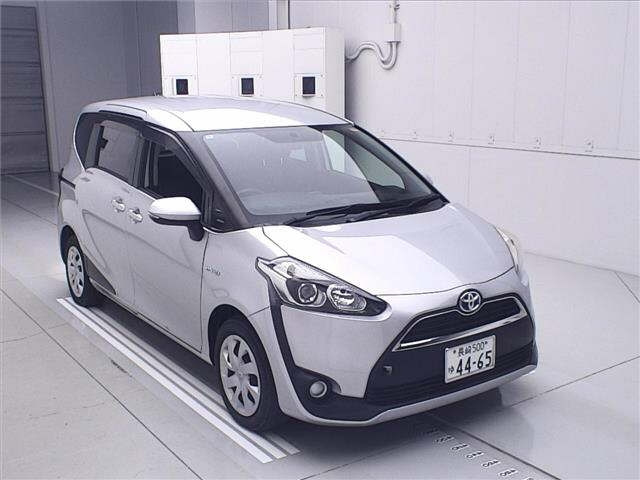 TOYOTA SIENTA 2016