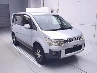 MITSUBISHI DELICA D5 2010